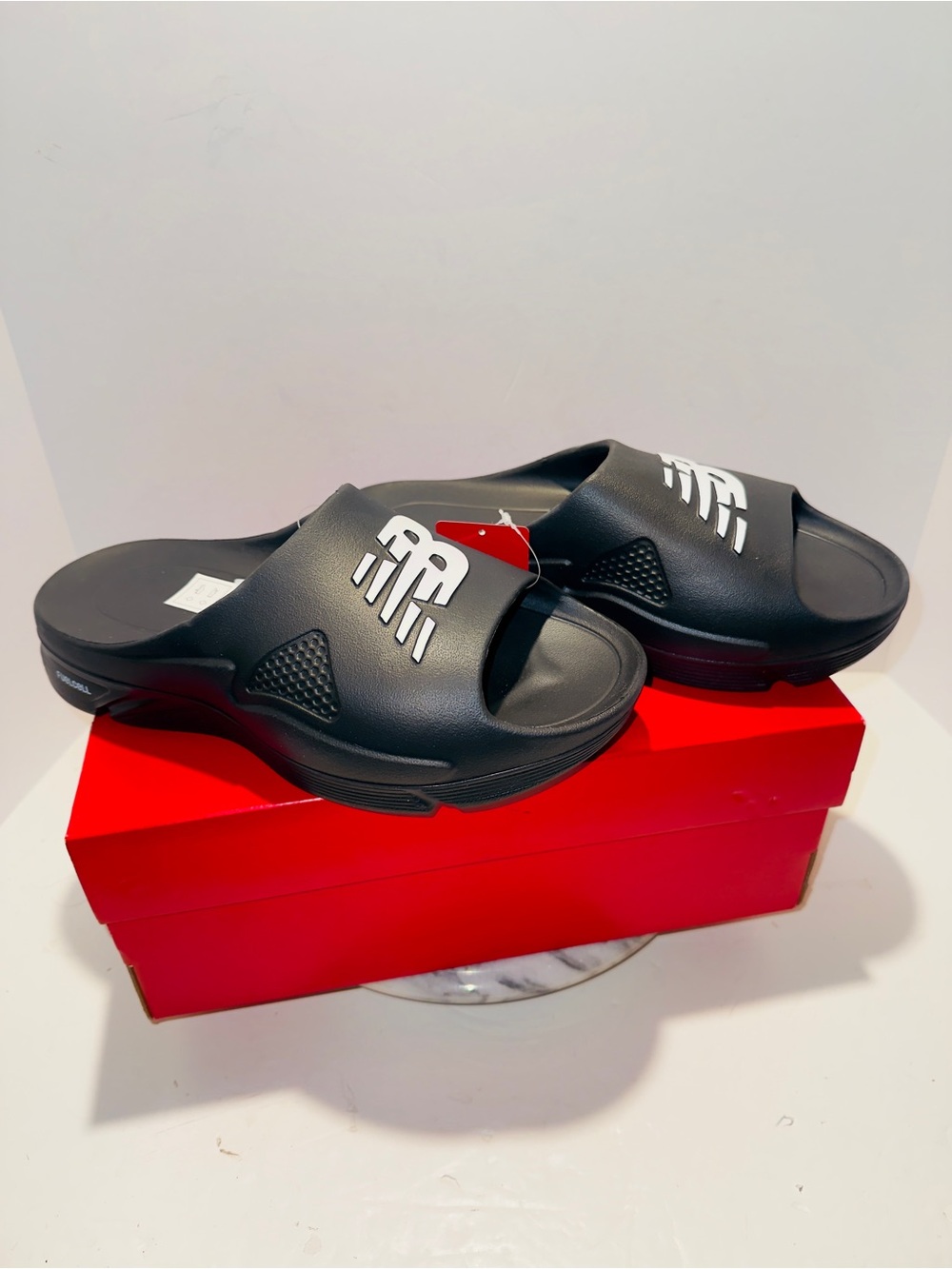 New Balance Fuel Cell Slide Mens Size 10D Black White Recovery Slip On Sandals